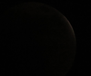 2022 blood moon small light left